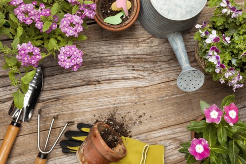 Local gardening services for garden tidy-up in Winchmore Hill